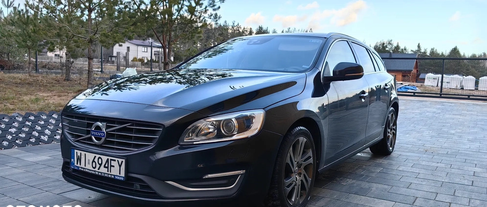 Volvo V60 cena 65000 przebieg: 212000, rok produkcji 2016 z Warszawa małe 56